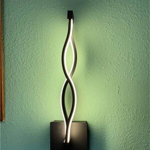 Modern Black and White LED Wall Light